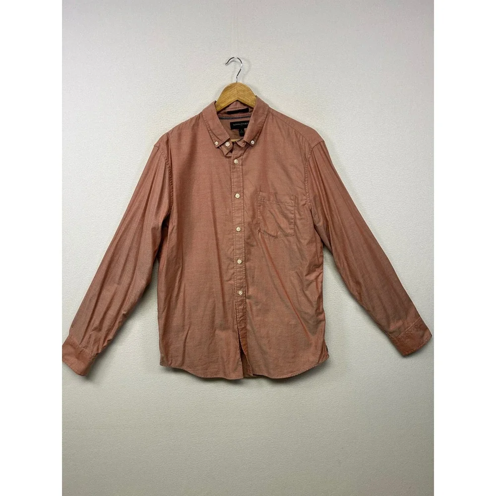 Banana Republic Untucked Fit Mens Large Salmon Pink Cotton Button Down Shirt